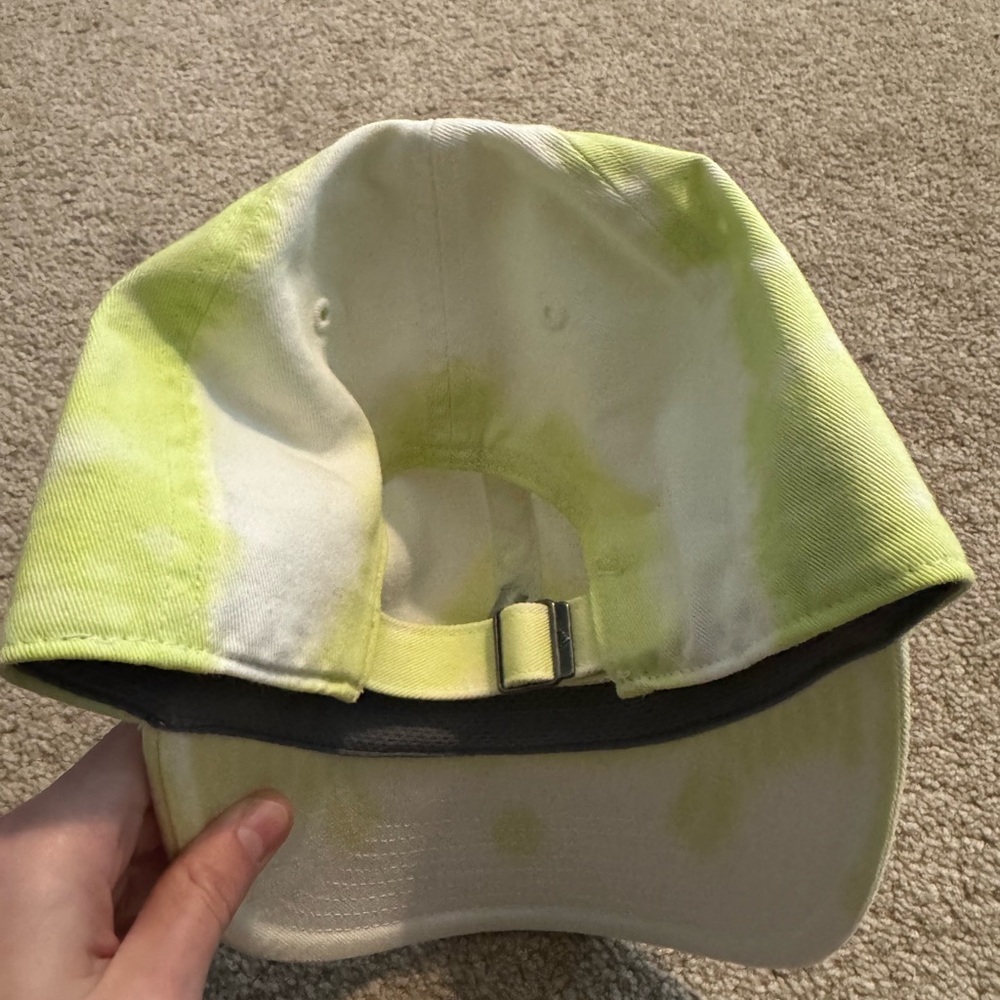 Addidas hat - Picture 2 of 2